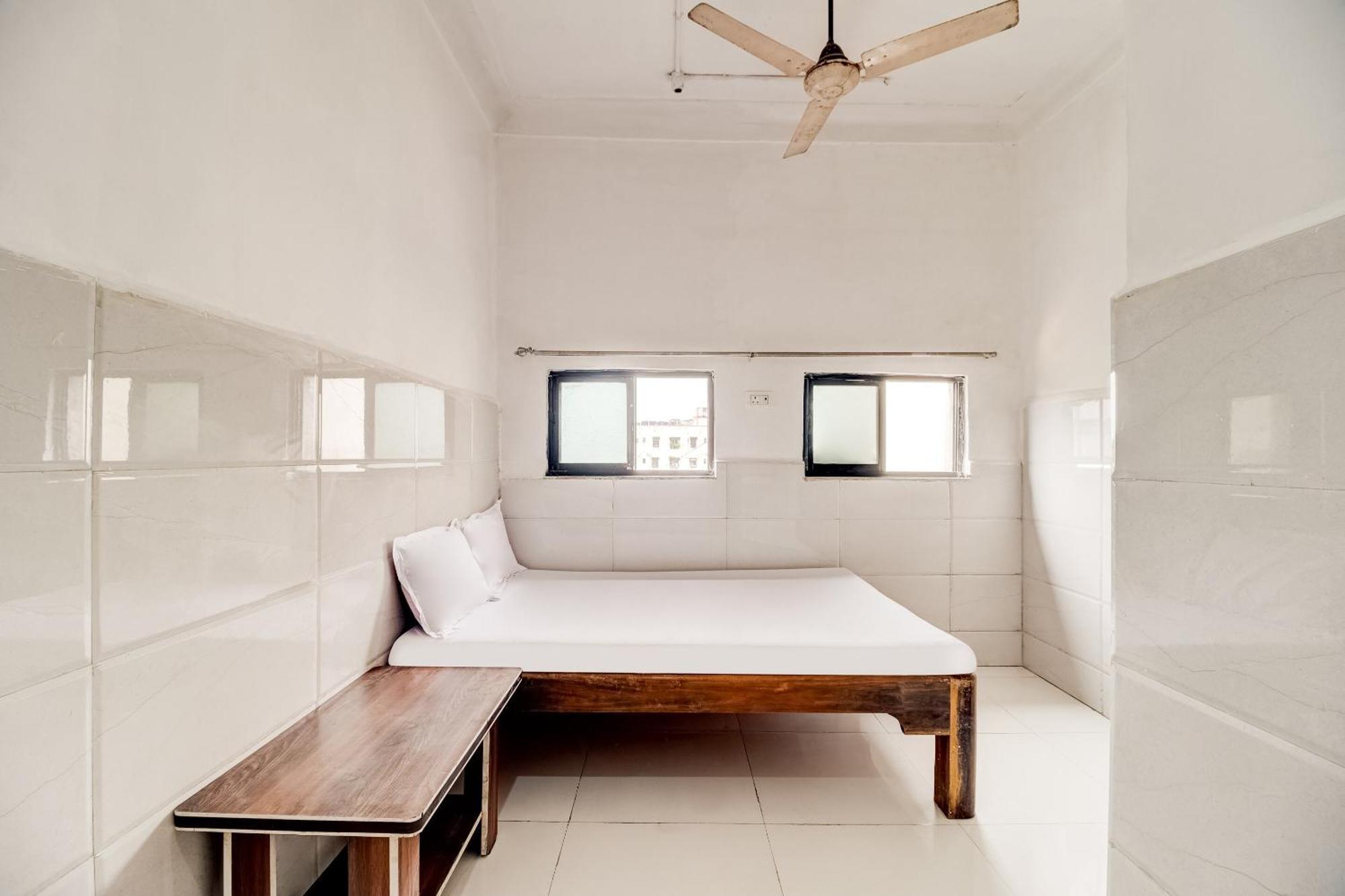 Hotel O Sargam Lodging And Boarding Ulhāsnagar Εξωτερικό φωτογραφία
